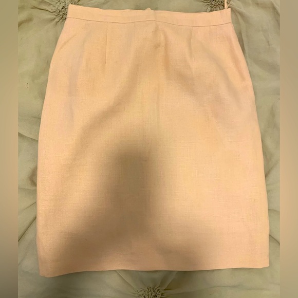 Chanel Skirt in beautiful light blush/ peachy color & gold gorgeous buttons. - Picture 3 of 6